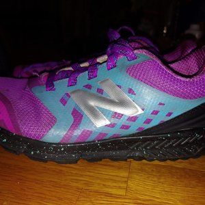 Girls size 4 New Balance Tennis Shoes